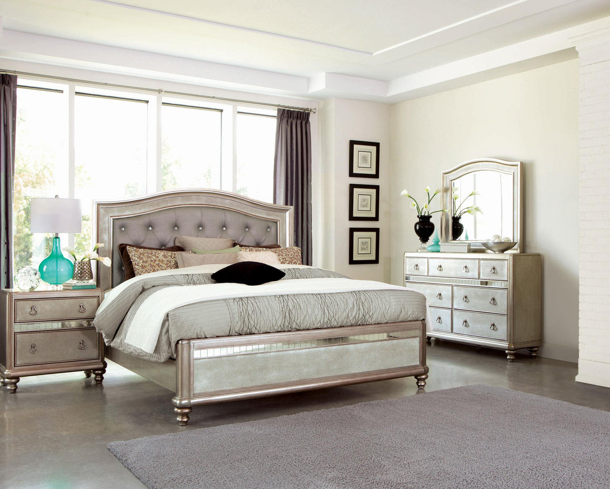 Coaster Bling Game 4-piece Queen Bedroom Set Metallic Platinum