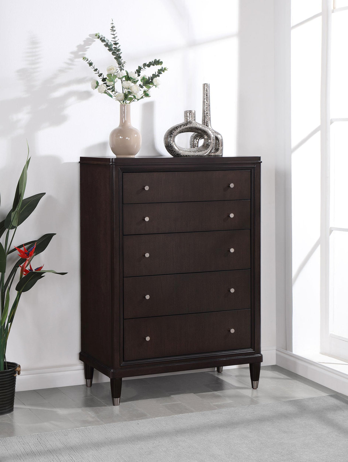 Coaster Emberlyn 5-drawer Bedroom Chest Brown
