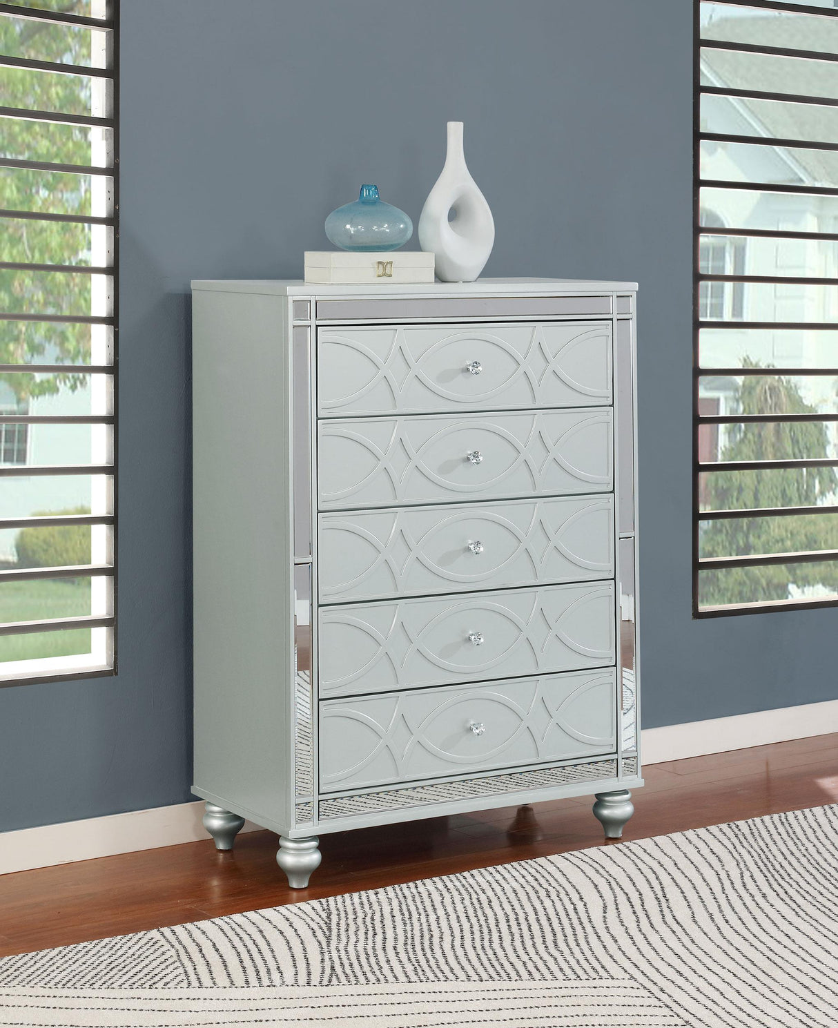 Coaster Gunnison 5-drawer Bedroom Chest Silver Metallic