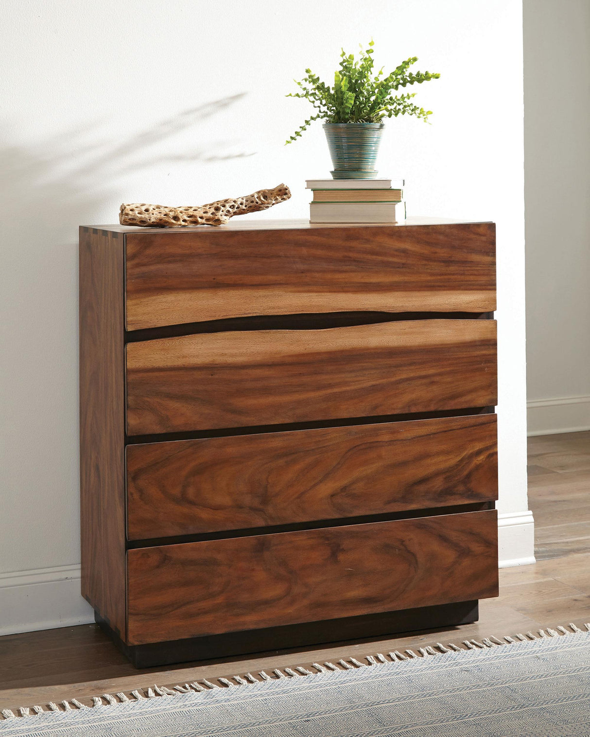 Coaster Winslow 4-drawer Bedroom Chest Smokey Walnut