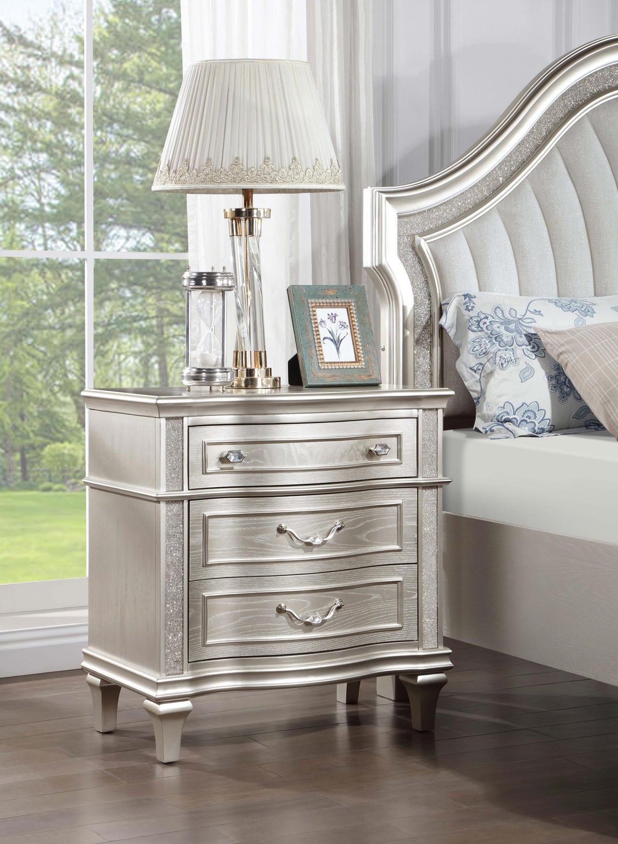Coaster Evangeline 3-drawer Nightstand Silver Oak