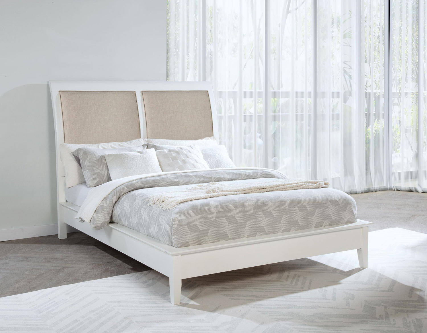 Coaster Bexhill 56-inch Upholstered California King Panel Bed White