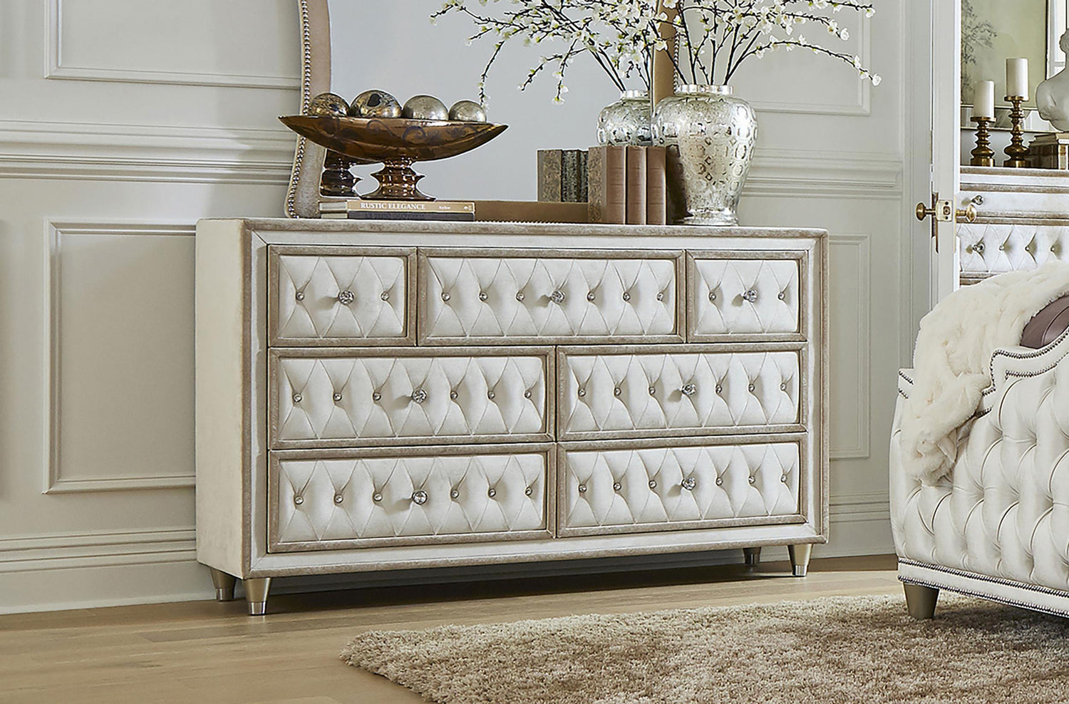 Coaster Antonella 7-drawer Upholstered Dresser Ivory and Camel