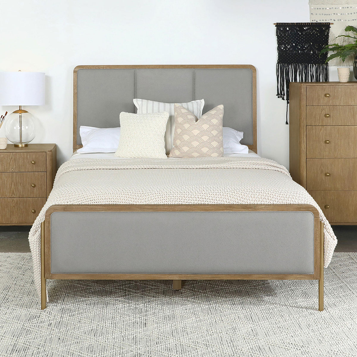 Coaster Arini Upholstered Queen Panel Bed Sand Wash and Grey