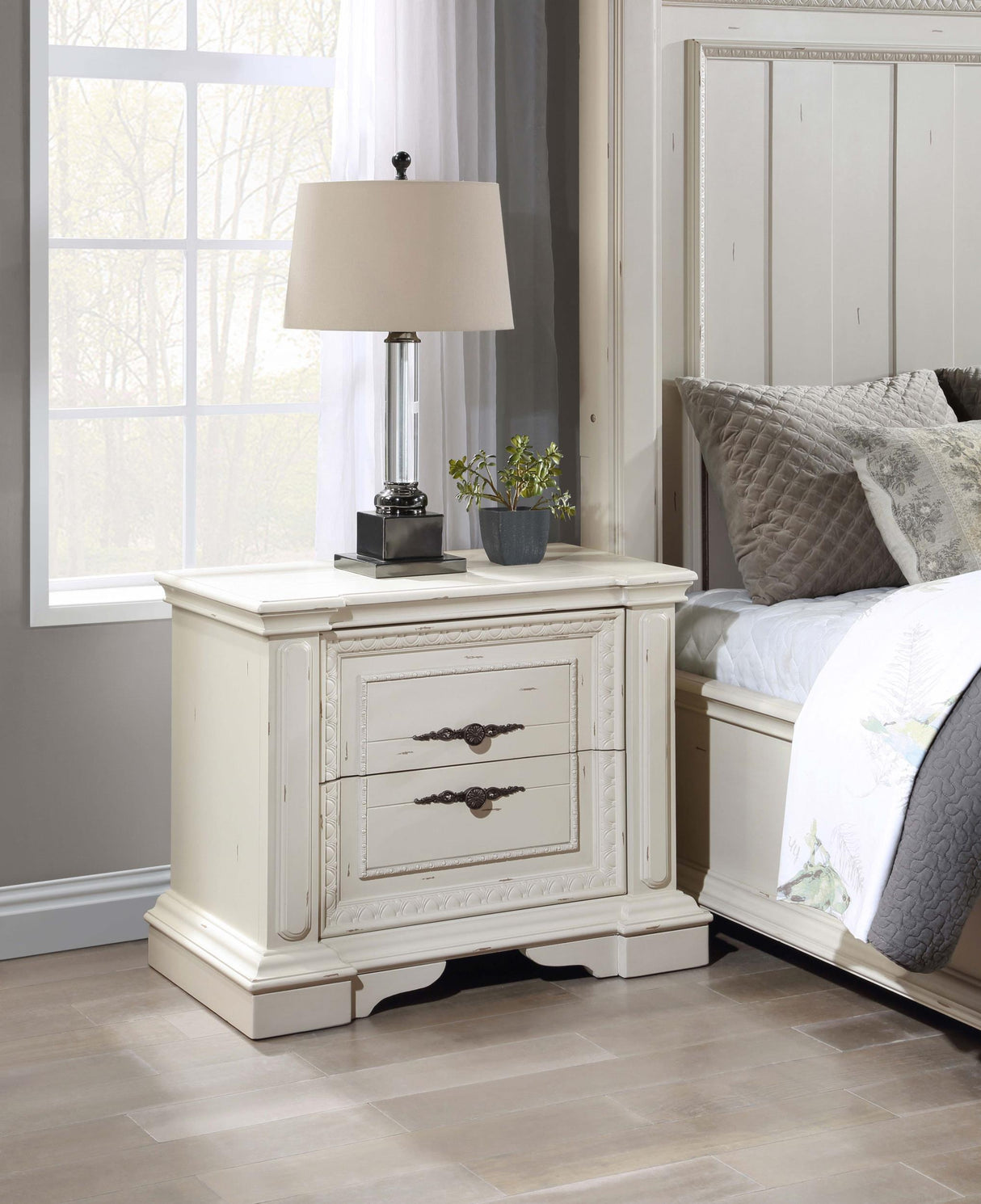Coaster Evelyn 2-drawer Nightstand Distressed White