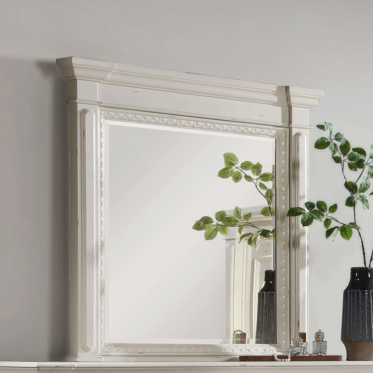 Coaster Evelyn Dresser Mirror Distressed White