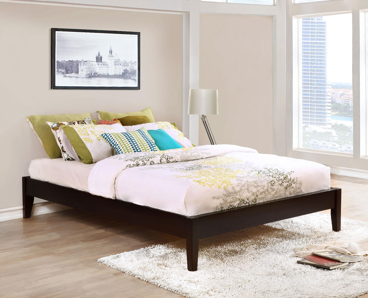 Coaster Hounslow Eastern King Universal Platform Bed Cappuccino