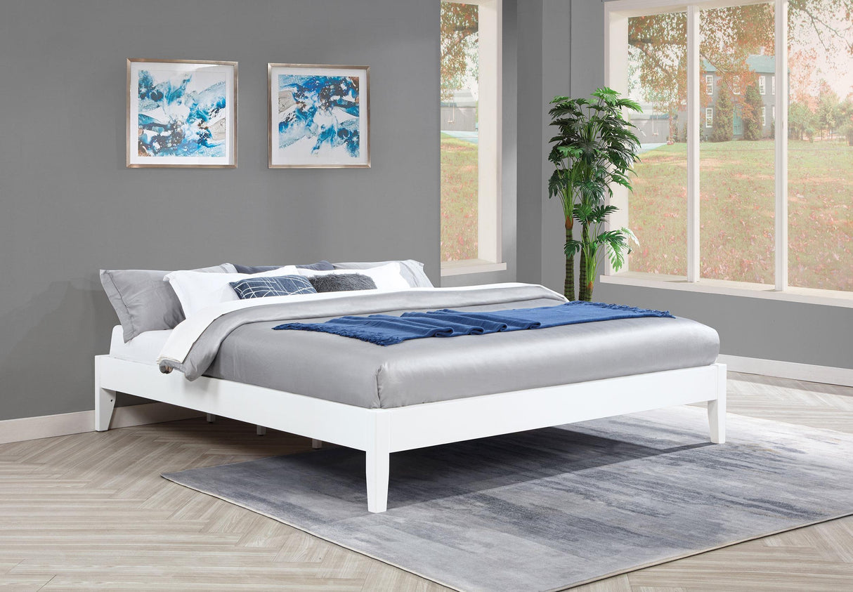 Coaster Hounslow Eastern King Universal Platform Bed White