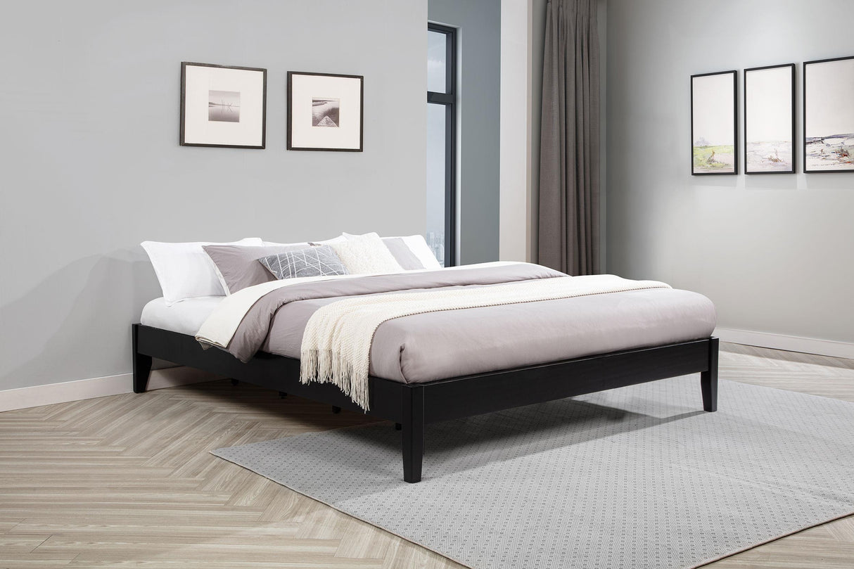 Coaster Hounslow Eastern King Universal Platform Bed Black