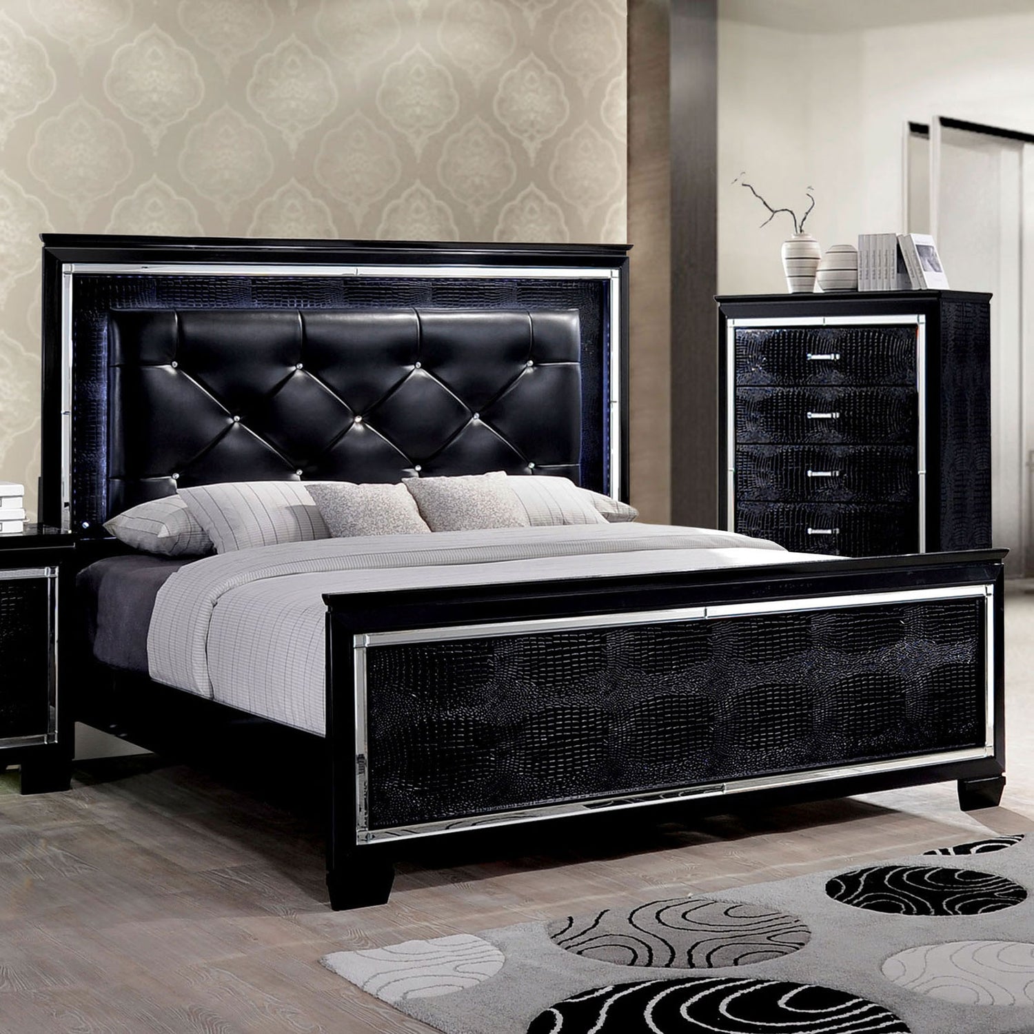 Bellanova 5 Pc. Queen Bedroom Set w/ Chest