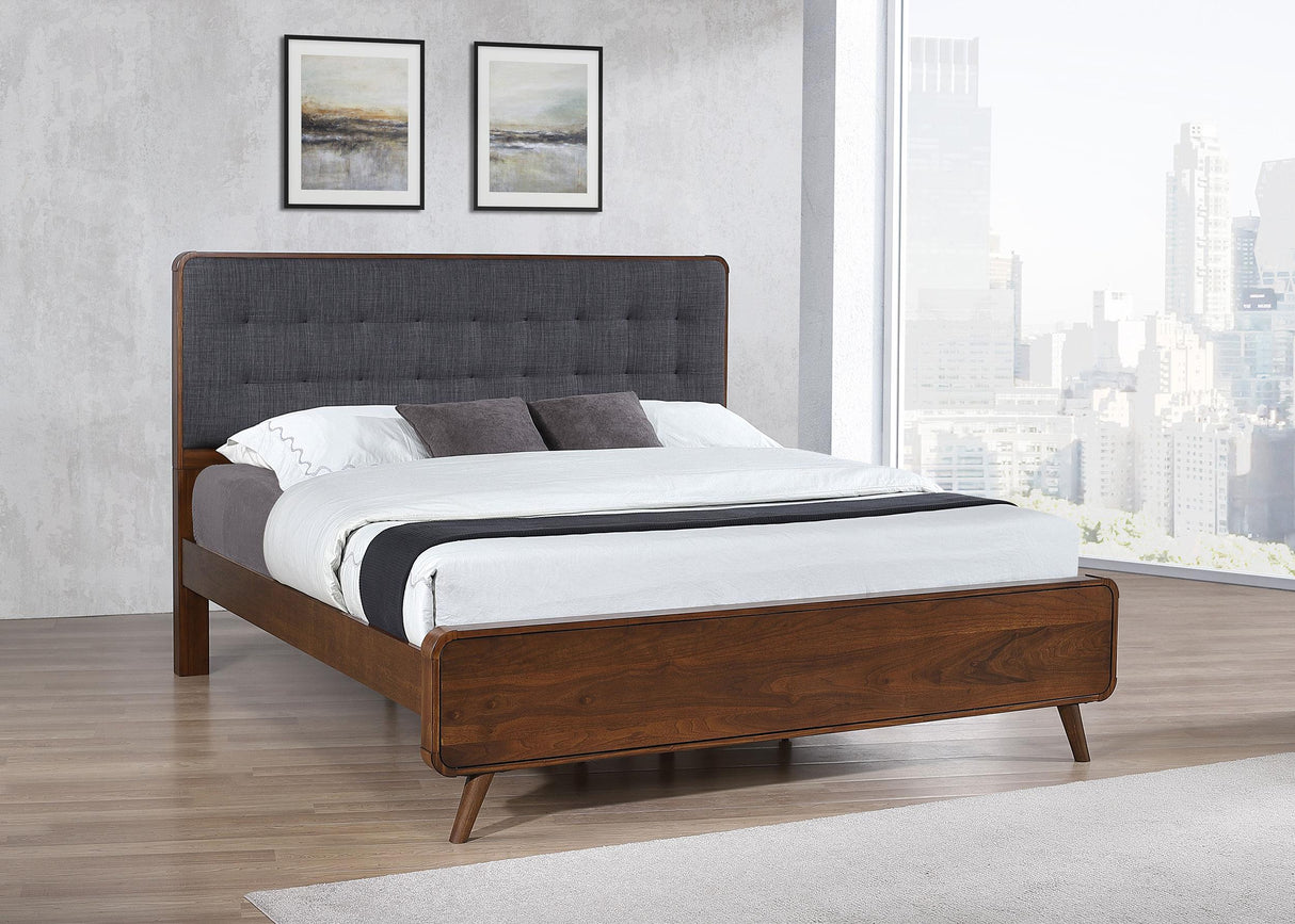 Coaster Robyn Wood Eastern King Panel Bed Dark Walnut