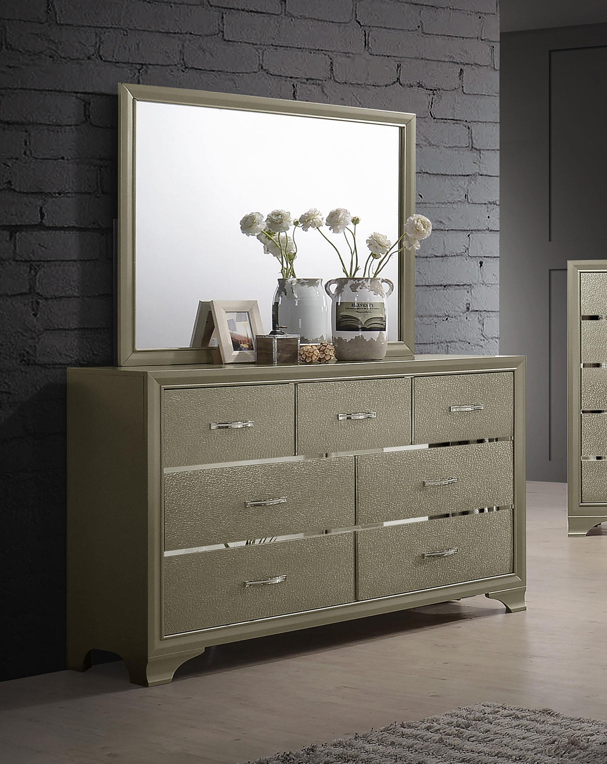 Coaster Beaumont 7-drawer Dresser with Mirror Champagne