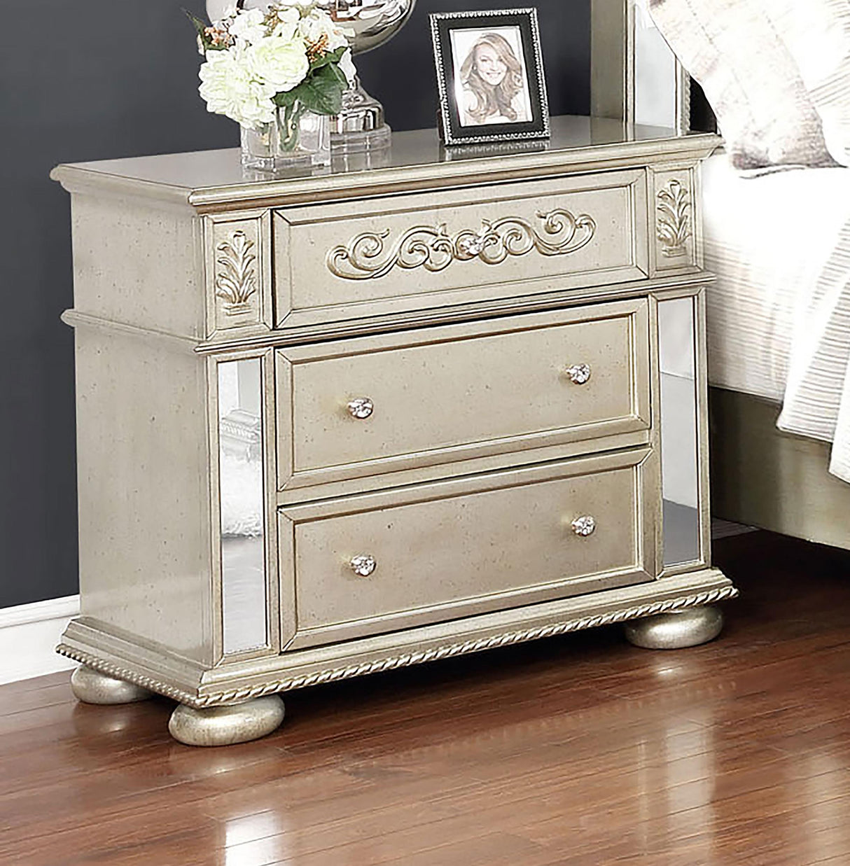 Coaster Heidi 3-drawer Nightstand Metallic Platinum