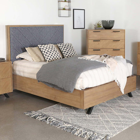 Coaster Taylor Wood Eastern King Panel Bed Light Honey Brown