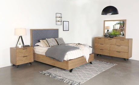 Coaster Taylor 4-piece Queen Bedroom Set Light Honey Brown