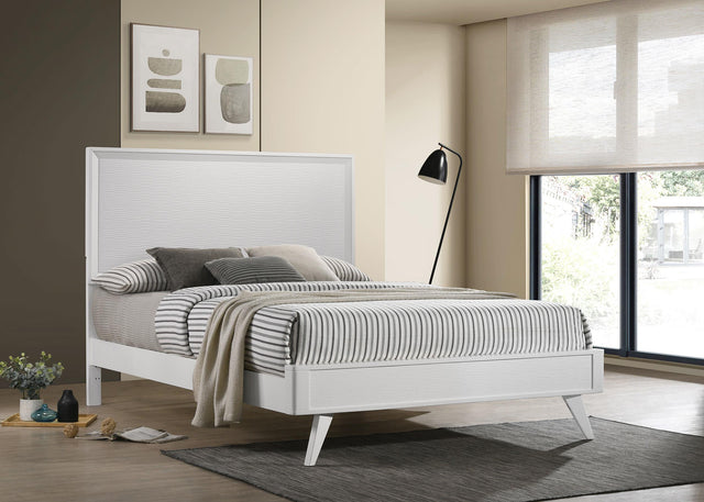 Coaster Janelle Wood Eastern King Panel Bed White